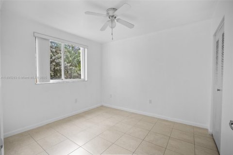 Copropriété à louer à Miami, Floride: 2 chambres, 80.36 m2 № 1949985 - photo 14
