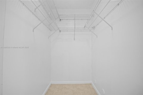 Copropriété à louer à Miami, Floride: 2 chambres, 80.36 m2 № 1949985 - photo 15