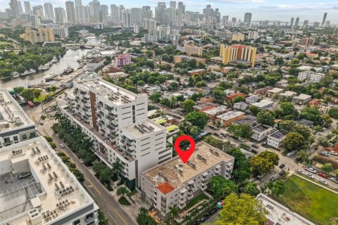 Copropriété à louer à Miami, Floride: 2 chambres, 80.36 m2 № 1949985 - photo 1