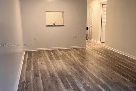 Condo à North Miami, Floride, 1 chambre  № 2034737