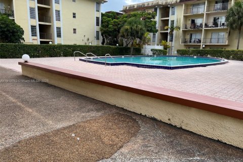 Copropriété à vendre à North Miami, Floride: 1 chambre, 75.81 m2 № 2034737 - photo 16