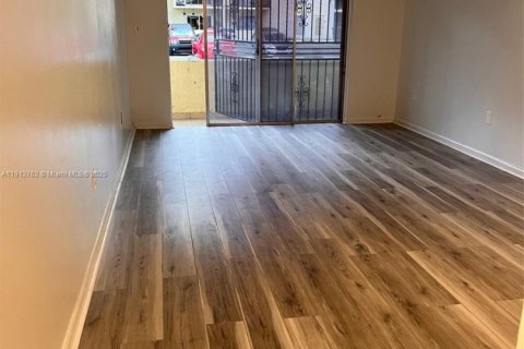 Copropriété à vendre à North Miami, Floride: 1 chambre, 75.81 m2 № 2034737 - photo 4