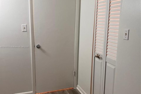 Copropriété à vendre à North Miami, Floride: 1 chambre, 75.81 m2 № 2034737 - photo 10