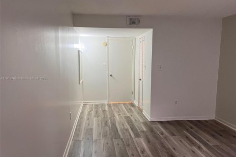 Copropriété à vendre à North Miami, Floride: 1 chambre, 75.81 m2 № 2034737 - photo 7