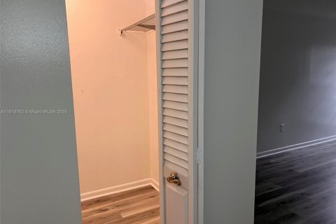 Copropriété à vendre à North Miami, Floride: 1 chambre, 75.81 m2 № 2034737 - photo 9