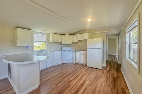 Commercial property in Auburndale, Florida 8 bedrooms, 309.92 sq.m. № 1546537 - photo 2