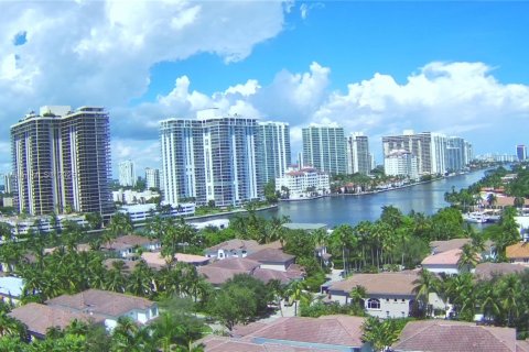Condo in Sunny Isles Beach, Florida, 1 bedroom  № 1895997 - photo 4