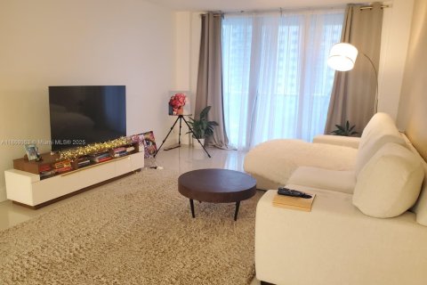 Condo in Sunny Isles Beach, Florida, 1 bedroom  № 1895997 - photo 10