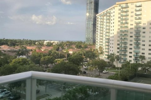 Condo in Sunny Isles Beach, Florida, 1 bedroom  № 1895997 - photo 5