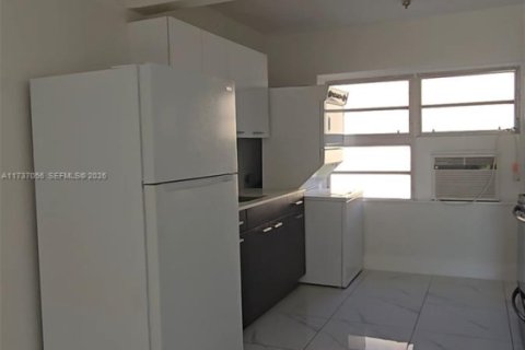 Купить кондоминиум в Хайалиа, Флорида 2 спальни, 74.32м2, № 2025027 - фото 4