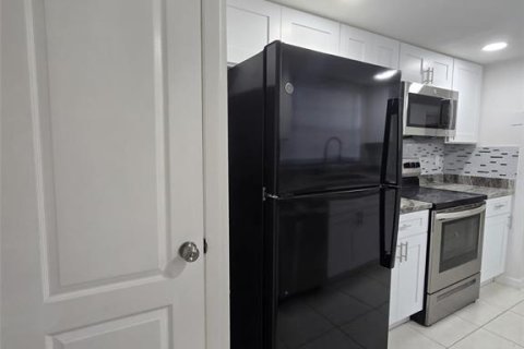Villa ou maison à louer à Tampa, Floride: 3 chambres, 136.01 m2 № 2429354 - photo 7