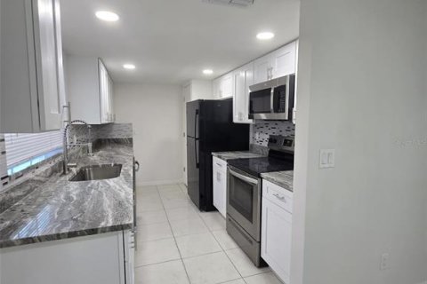 Villa ou maison à louer à Tampa, Floride: 3 chambres, 136.01 m2 № 2429354 - photo 5