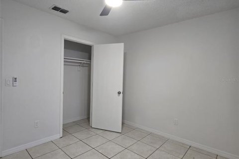Villa ou maison à louer à Tampa, Floride: 3 chambres, 136.01 m2 № 2429354 - photo 13