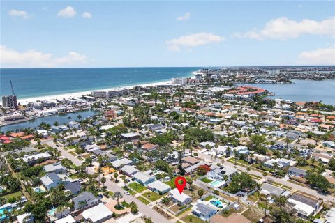 House in Saint Pete Beach, Florida 2 bedrooms, 78.78 sq.m. № 2117804 - photo 3
