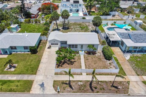 House in Saint Pete Beach, Florida 2 bedrooms, 78.78 sq.m. № 2117804 - photo 29