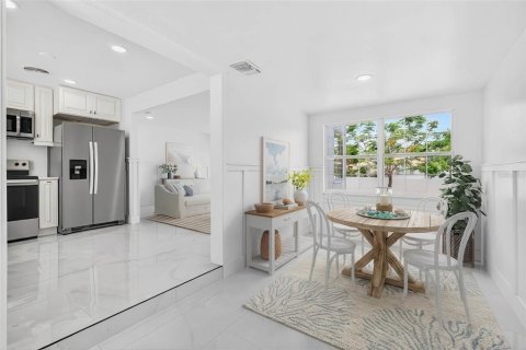 House in Saint Pete Beach, Florida 2 bedrooms, 78.78 sq.m. № 2117804 - photo 17