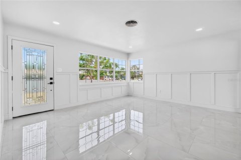 House in Saint Pete Beach, Florida 2 bedrooms, 78.78 sq.m. № 2117804 - photo 10