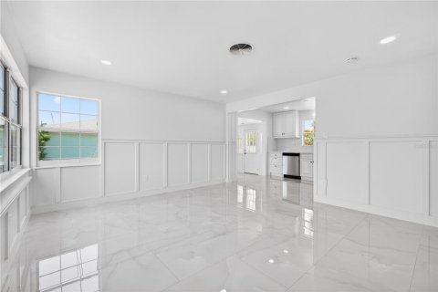 House in Saint Pete Beach, Florida 2 bedrooms, 78.78 sq.m. № 2117804 - photo 9