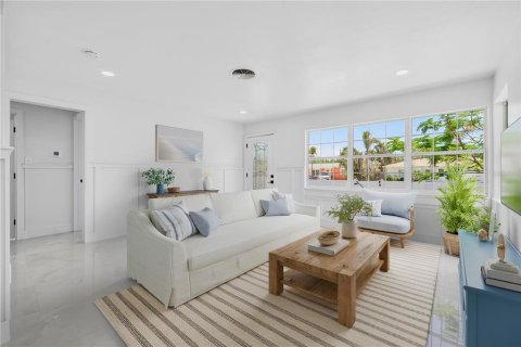 House in Saint Pete Beach, Florida 2 bedrooms, 78.78 sq.m. № 2117804 - photo 7