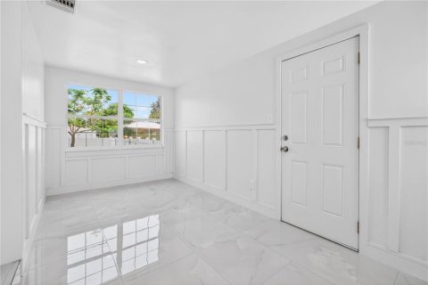House in Saint Pete Beach, Florida 2 bedrooms, 78.78 sq.m. № 2117804 - photo 18