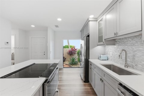 Купить кондоминиум в Бока-Ратон, Флорида 2 спальни, 132.48м2, № 2060735 - фото 9