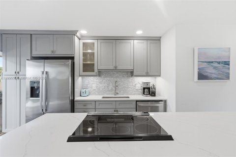 Купить кондоминиум в Бока-Ратон, Флорида 2 спальни, 132.48м2, № 2060735 - фото 6