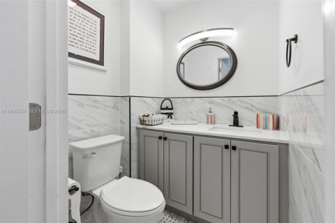 Купить кондоминиум в Бока-Ратон, Флорида 2 спальни, 132.48м2, № 2060735 - фото 13