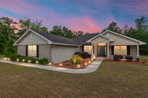Villa ou maison à High Springs, Floride 4 chambres, 206.06 m2 № 2147774