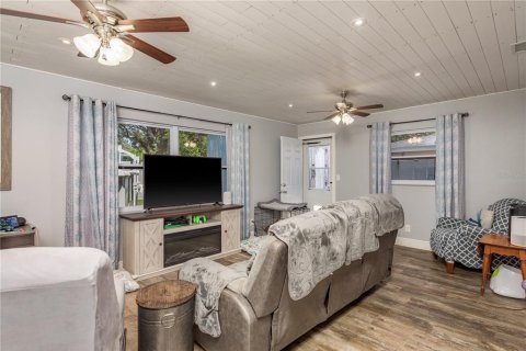 Casa en venta en Largo, Florida, 3 dormitorios, 137.87 m2 № 1803261 - foto 10