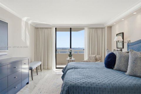Condo in Miami, Florida, 3 bedrooms № 2179066 - photo 18