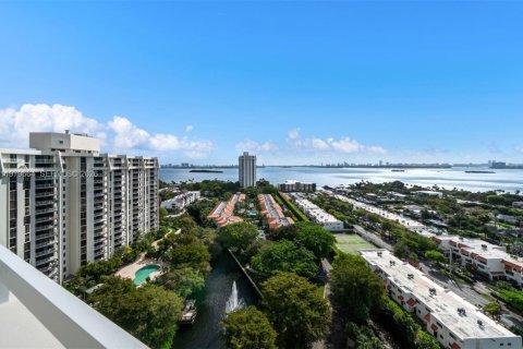 Condo in Miami, Florida, 3 bedrooms № 2179066 - photo 26