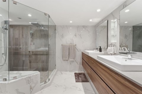 Condo in Miami, Florida, 3 bedrooms № 2179066 - photo 23