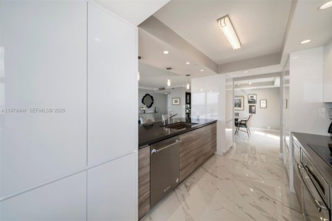 Condo in Miami, Florida, 3 bedrooms № 2179066 - photo 12