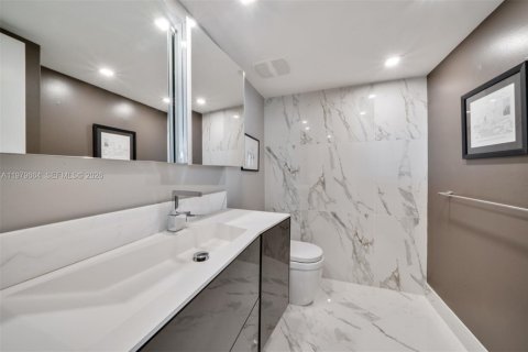 Condo in Miami, Florida, 3 bedrooms № 2179066 - photo 15