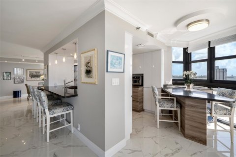 Condo in Miami, Florida, 3 bedrooms № 2179066 - photo 6