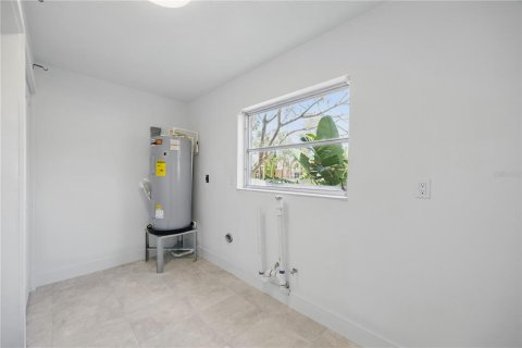 House in Saint Petersburg, Florida 2 bedrooms, 138.8 sq.m. № 1776801 - photo 21