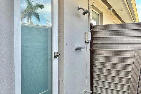House in Saint Petersburg, Florida 2 bedrooms, 138.8 sq.m. № 1776801 - photo 22