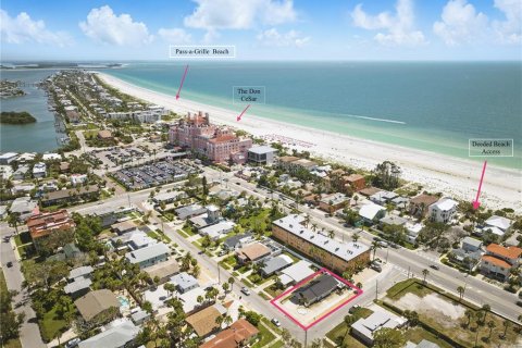 House in Saint Petersburg, Florida 2 bedrooms, 138.8 sq.m. № 1776801 - photo 2