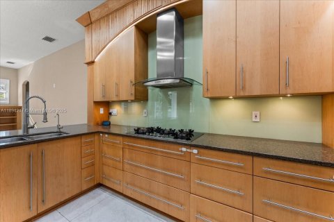 House in Saint Petersburg, Florida 4 bedrooms № 2054054 - photo 24