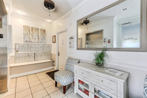 Condo in Hollywood, Florida, 1 bedroom № 2183654 - photo 21