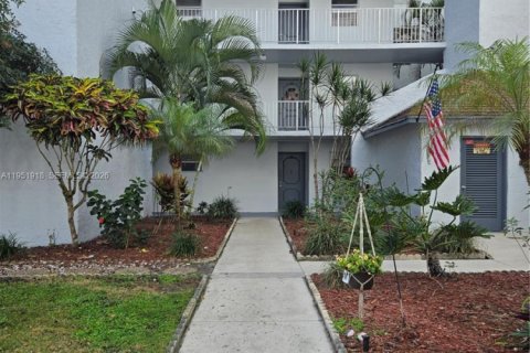 Condominio en Davie, Florida, 1 dormitorio  № 2054310