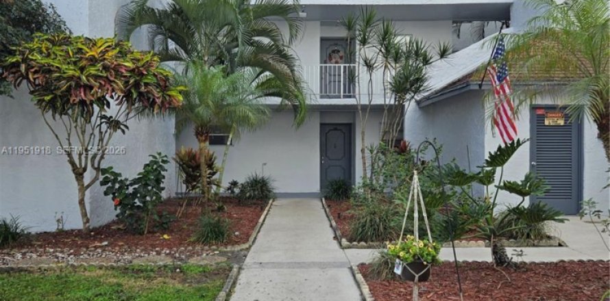 Condominio en Davie, Florida, 1 dormitorio  № 2054310