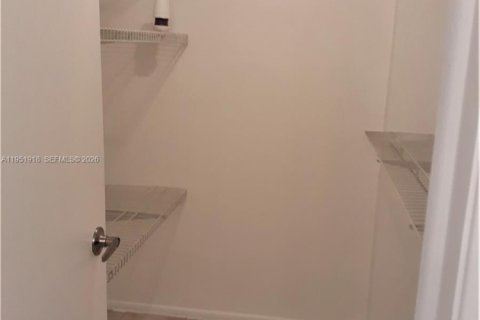 Condominio en alquiler en Davie, Florida, 1 dormitorio, 60.76 m2 № 2054310 - foto 9