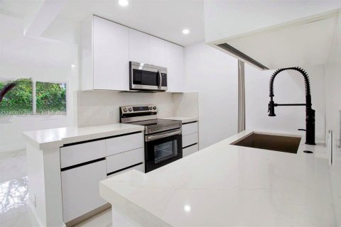 Купить кондоминиум в Пемброк-Пайнс, Флорида 1 спальня, 75.34м2, № 1964752 - фото 4