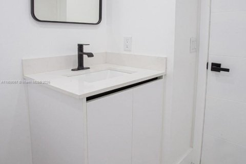 Купить кондоминиум в Пемброк-Пайнс, Флорида 1 спальня, 75.34м2, № 1964752 - фото 17