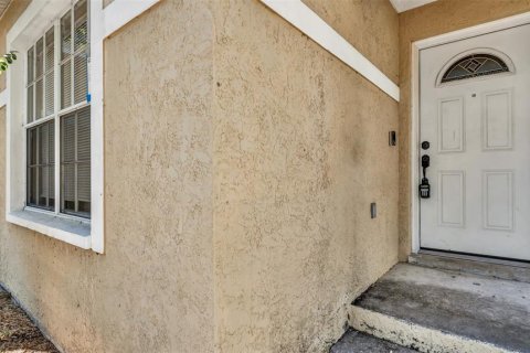 Villa ou maison à louer à Tampa, Floride: 3 chambres, 157.75 m2 № 2115474 - photo 5