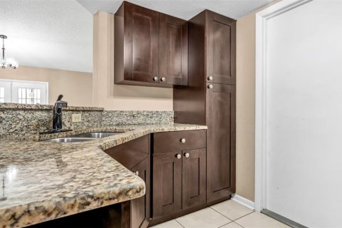 Villa ou maison à louer à Tampa, Floride: 3 chambres, 157.75 m2 № 2115474 - photo 14