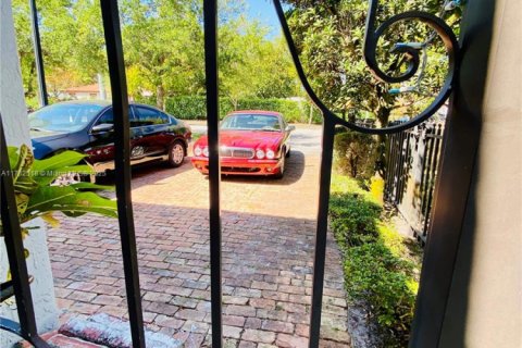 Casa en venta en West Miami, Florida, 4 dormitorios, 207.45 m2 № 2035019 - foto 29