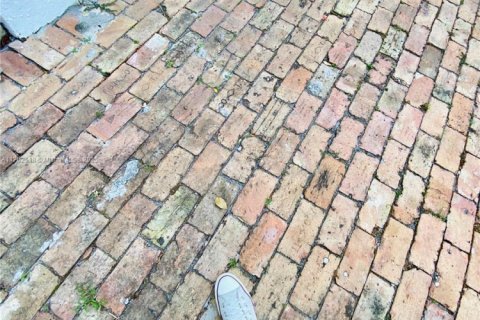 Casa en venta en West Miami, Florida, 4 dormitorios, 207.45 m2 № 2035019 - foto 4