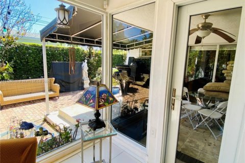 Casa en venta en West Miami, Florida, 4 dormitorios, 207.45 m2 № 2035019 - foto 20